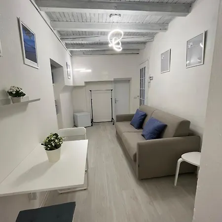 Castello Ad-apartments ヴェルバーニア